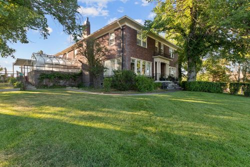 79 Washington St, Klamath Falls, OR, 97601-3163 | Card Image