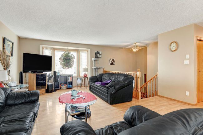 8922 104 Avenue, Home with 5 bedrooms, 3 bathrooms and 4 parking in Grande Prairie AB | Image 5