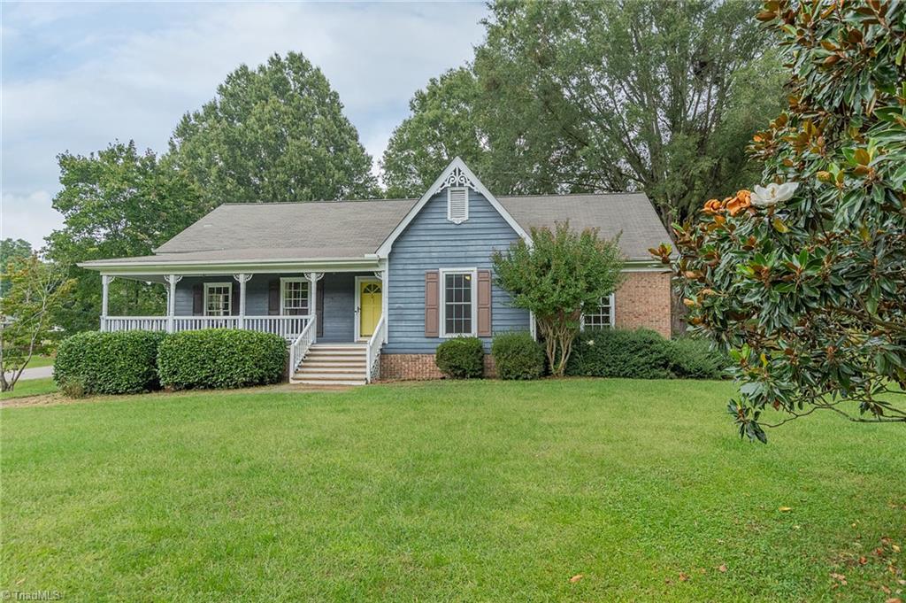 Round Hill Cir, Kernersville, NC 27284
