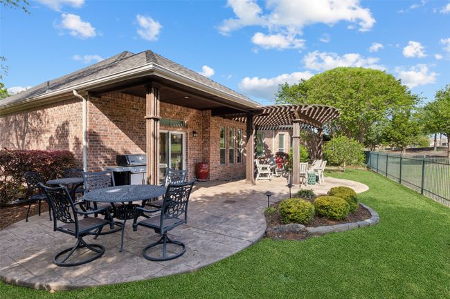 Backyard is gorgeous! | Image 26