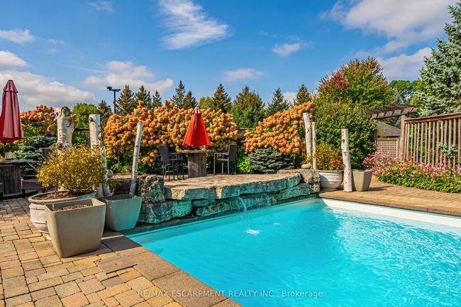 70 Oak Ave, House other with 6 bedrooms, 4 bathrooms and 7 parking in Dundas ON | Image 36