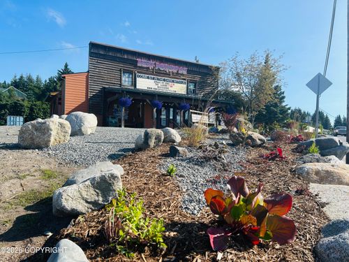 106 W Pioneer Ave, Homer, AK, 99603-7524 | Card Image