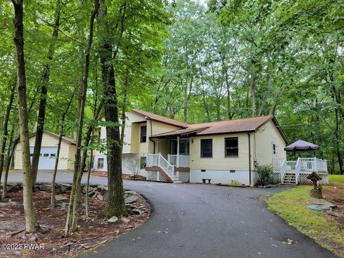 101 Blueshelf Ln, Lords Valley, PA, 18428 | Card Image