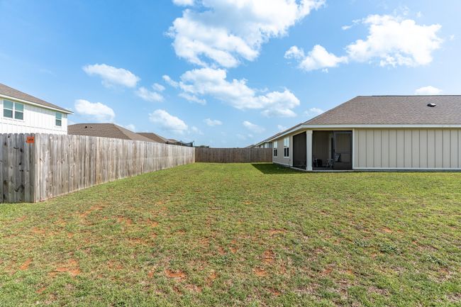 LARGE YARD WITH PRIVACY FENCING! | Image 39