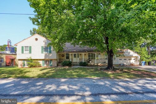 1884 Dubs Church Rd, HANOVER, PA, 17331-8581 | Card Image