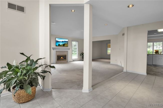 8476 Chadway Ct, House other with 2 bedrooms, 2 bathrooms and null parking in Buffalo NY | Image 9