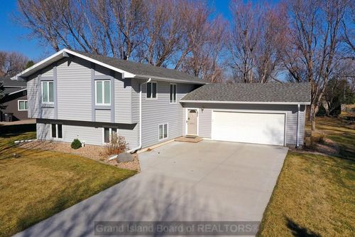 2811 Fort Worth Ave, Grand Island, NE, 68803-1041 | Card Image