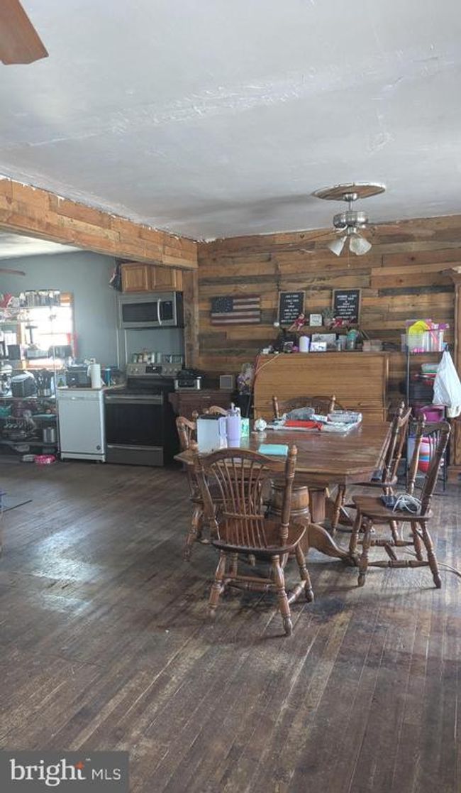 207 N Keystone St, House other with 4 bedrooms, 2 bathrooms and null parking in MUIR PA | Image 5
