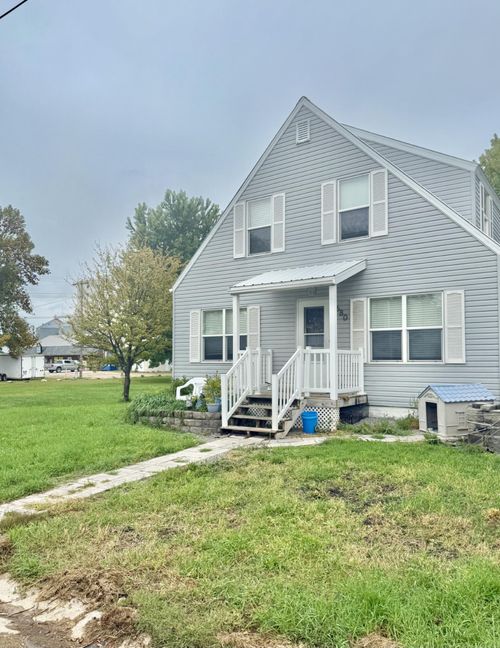 680 1st St E, Lake Lillian, MN, 56253-9551 | Card Image