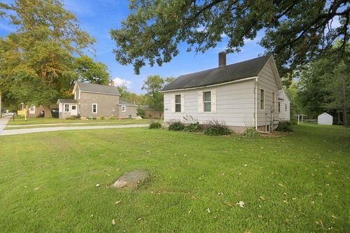 417 7th Ave Nw, Waseca, MN, 56093-2330 | Card Image