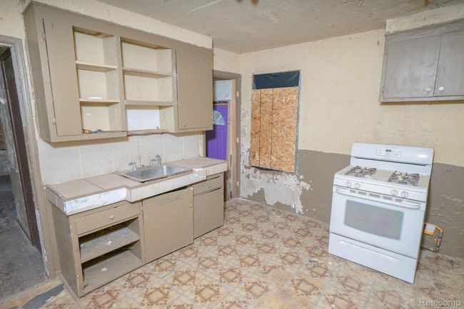 16100 Liberal St, House other with 2 bedrooms, 1 bathrooms and null parking in Detroit MI | Image 13