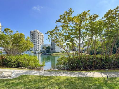 e109-2930 Point East Dr, Aventura, FL, 33160-2636 | Card Image