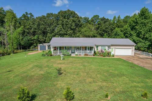 573 Clayhill Dr, Selmer, TN, 38375-5046 | Card Image