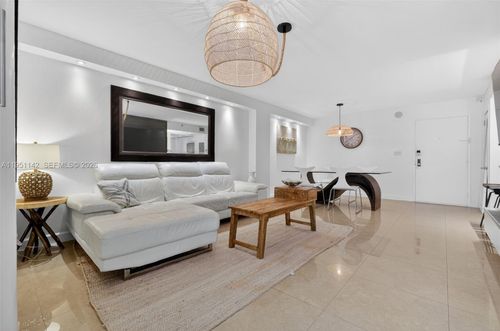 1110-2401 Collins Ave, Miami Beach, FL, 33140-4751 | Card Image