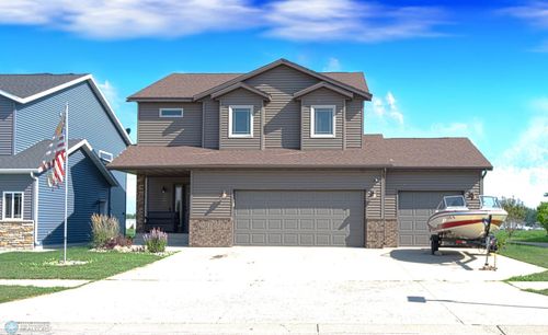 6205 55th Ave S, Fargo, ND, 58104-5669 | Card Image