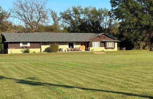 9810 S Ridge Rd, Sedgwick, KS, 67135-9404 | Card Image