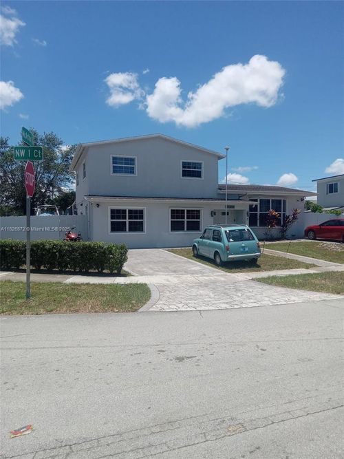 7400 Nw 1st Ct, Pembroke Pines, FL, 33024-7213 | Card Image