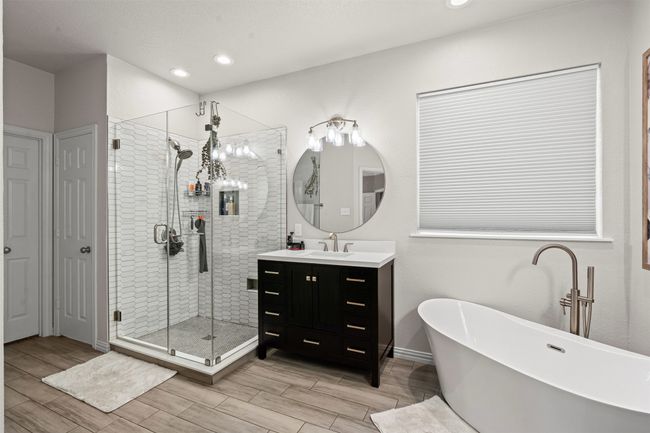 1501 Leaning Oak Ln, House other with 4 bedrooms, 4 bathrooms and null parking in Cleburne TX | Image 19