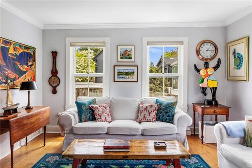 15 Cross St, Newport, RI, 02840-2509 | Card Image