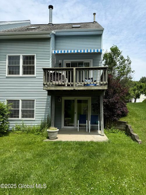 7048 Suzanne Lane, Guilderland, NY, 12303 | Card Image