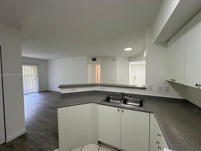 APT-304 - 17602 Nw 25 Th Ave, Condo with 3 bedrooms, 2 bathrooms and null parking in Miami Gardens FL | Image 10