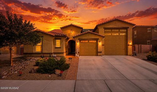 9745 S Desert Flint Dr, Tucson, AZ, 85747-6286 | Card Image