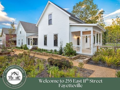 255 E 11th St, Fayetteville, AR, 72701-6191 | Card Image