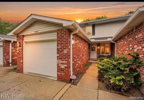 16840 Edloytom Way, Clinton Township, MI, 48038-1708 | Card Image