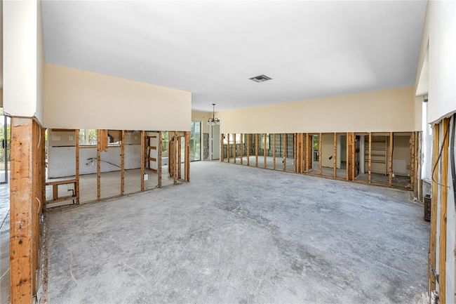 Living Room | Image 11