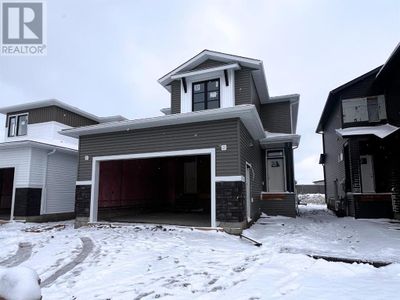 10657 133 Ave, House other with 3 bedrooms, 3 bathrooms and 4 parking in Grande Prairie AB | Image 1