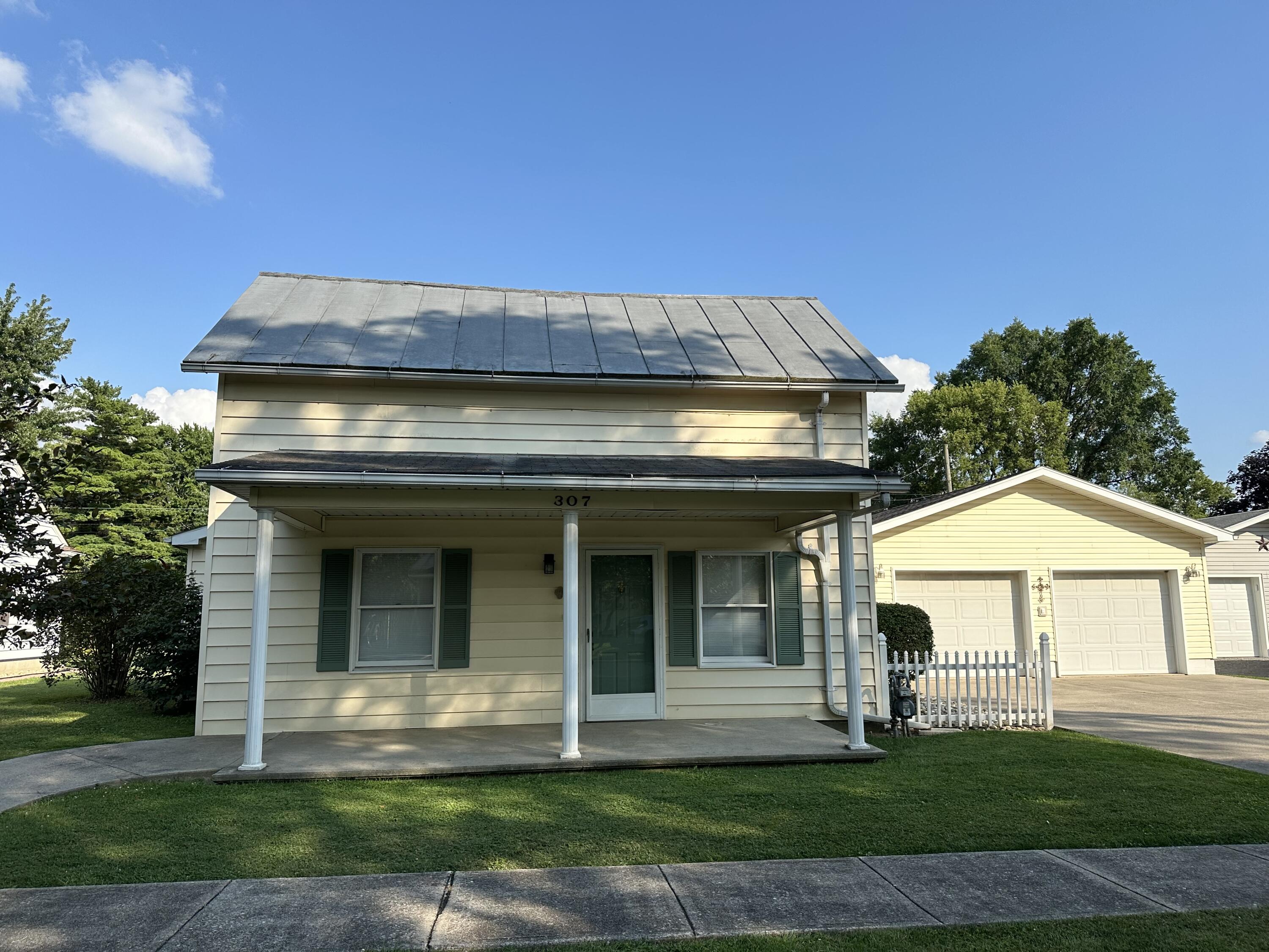 Elizabeth St, Belle Center, OH 43310