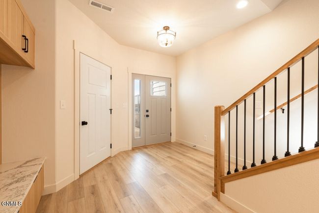 2002 Prairie Hawk Dr, Townhouse with 4 bedrooms, 3 bathrooms and null parking in Bismarck ND | Image 5