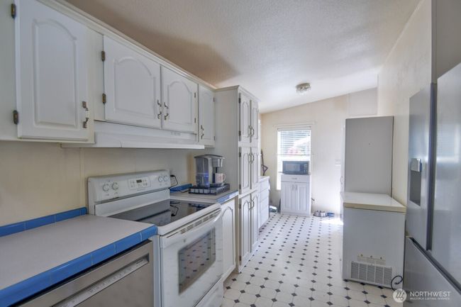 930 Tipsoo Loop N, House other with 2 bedrooms, 2 bathrooms and 2 parking in Rainier WA | Image 12