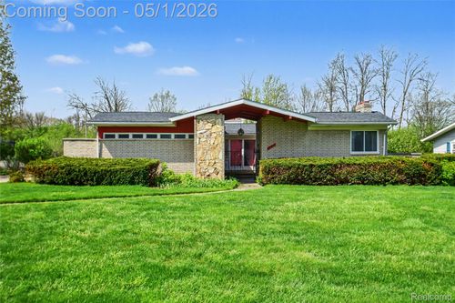 4400 Hedgethorn Cir, Burton, MI, 48509-1249 | Card Image
