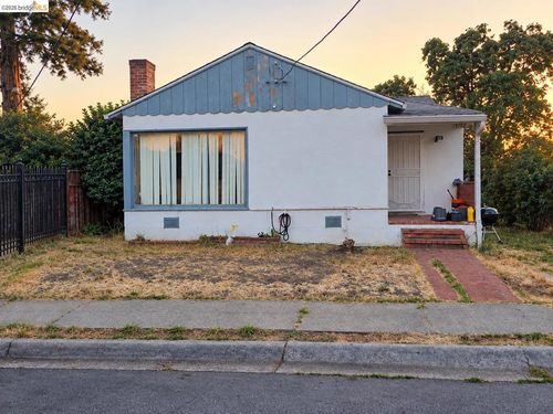 8115 Dowling St, Oakland, CA, 94605-3436 | Card Image