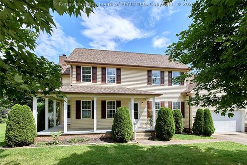 21 Christopher Dr, Hurricane, WV, 25526-8807 | Card Image