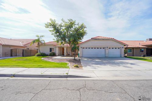 8395 E Topeka Pl, Yuma, AZ, 85365-5808 | Card Image