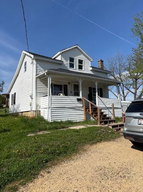 523 N Adams St, Lancaster, WI, 53813-1104 | Card Image