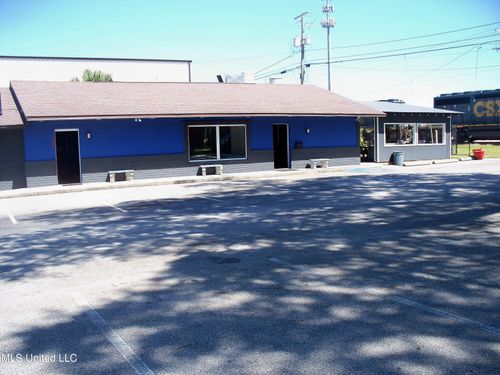 1224 Bienville Blvd, Ocean Springs, MS, 39564-2912 | Card Image