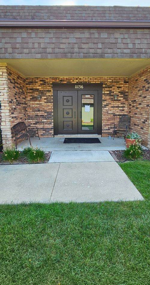 2c-11136 Northwest Rd, Palos Hills, IL, 60465-2123 | Card Image