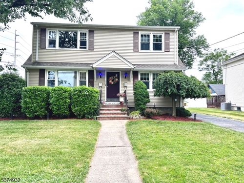 54 Center Ave, Little Falls, NJ, 07424-2260 | Card Image