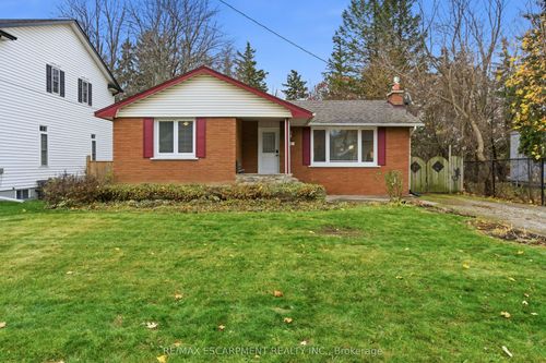 30 Kelly St, Hamilton, ON, L8B1B6 | Card Image