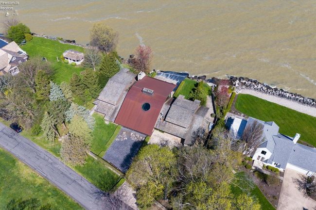 4917 E Cliff Rd, House other with 3 bedrooms, 5 bathrooms and 2 parking in Port Clinton OH | Image 98