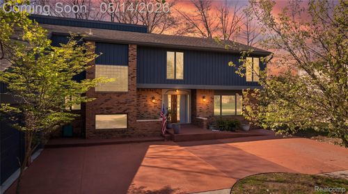 8727 Sarah Ln, Grosse Ile, MI, 48138-1536 | Card Image