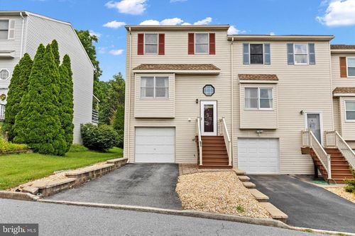 61 Lincoln Ave, HARRISBURG, PA, 17111-4152 | Card Image