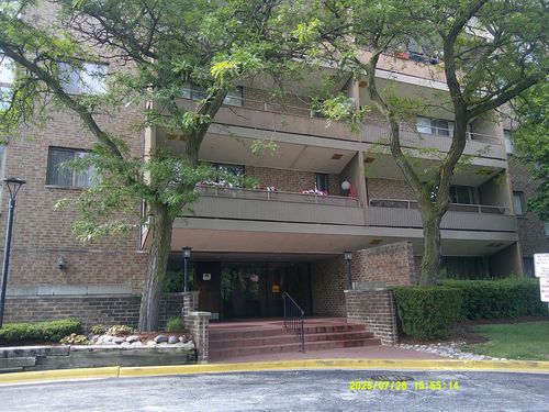 apt-210-5 E Carriageway Dr, Hazel Crest, IL, 60429-2033 | Card Image