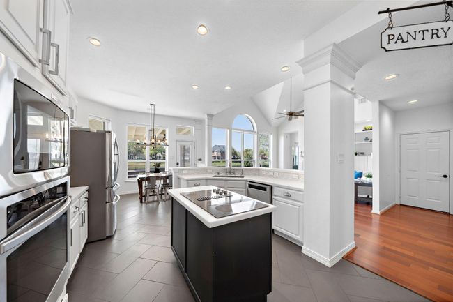 6310 Hidden Crest Way, House other with 5 bedrooms, 4 bathrooms and 2 parking in Sugar Land TX | Image 11