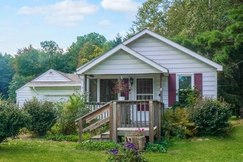 3215 Wadhams Rd, Clyde, MI, 48049-4451 | Card Image
