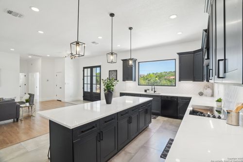 174 Magnolia Mdw, Canyon Lake, TX, 78133-2098 | Card Image