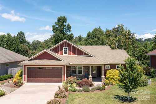 33 Penley Park Dr, Weaverville, NC, 28787-5511 | Card Image